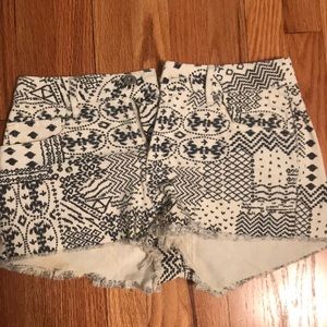 Patterned jean shorts